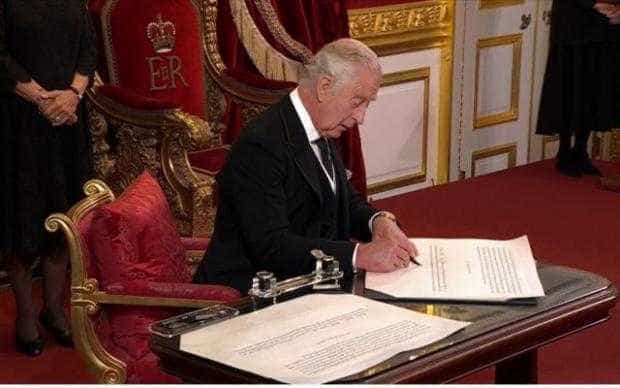 Charles al III-lea a devenit oficial rege al Marii Britanii, în urma ceremoniei Consiliului de Aderare