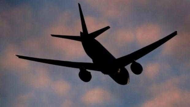 Aterizare de urgență pe Aeroportul Otopeni după ce un pasager a făcut infarct