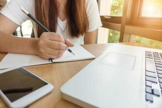 Unii studenți vor învăța online din cauza scumpirilor la gaze și energie