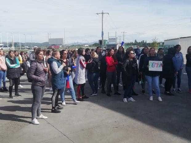 A 12-a zi de proteste la Mărăcineni. ”Luni, greviștii se întorc în forță!”