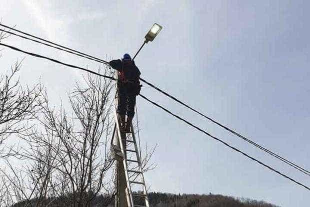 Surse de iluminat economice cu tehnologie LED la Valea Iașului