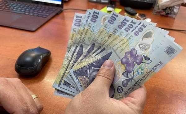 Românii plătesc cele mai mari rate din Europa