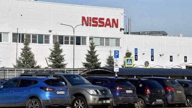 Compania japoneză Nissan îşi vinde afacerea cu un euro şi pleacă din Rusia