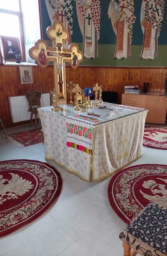 IPS Calinic va oficia, duminică, slujba de resfințire a bisericii de la Șerboeni