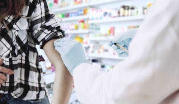 Farmaciile se pot înscrie în programul pilot de vaccinare antigripală
