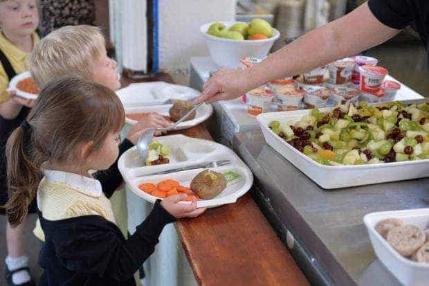 Argeşul, beneficiar minor al finanţării pentru masă gratuită în şcoli