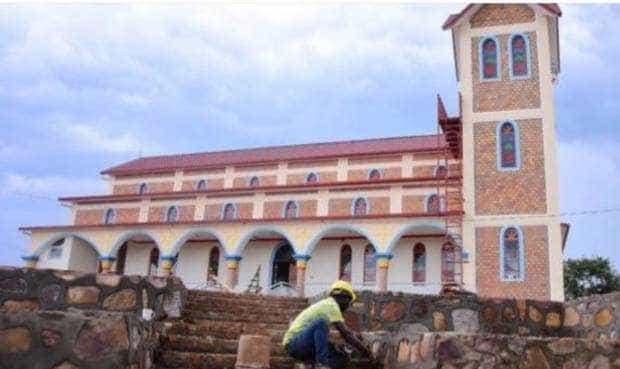 Astăzi se sfințește biserica construită de Becali în Rwanda