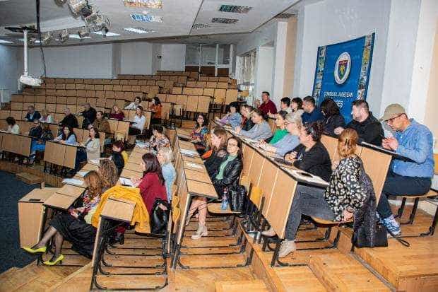 Training pentru detectarea timpurie a cazurilor de violență sexuală și trafic ￼de persoane, organizat de CJ Argeș