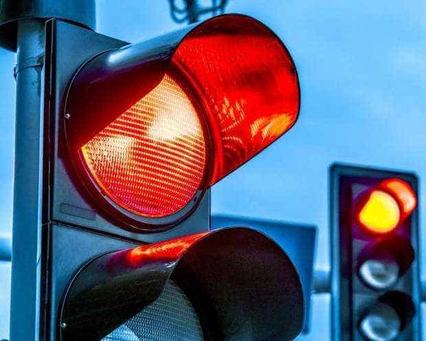Mioveni: Nu au respectat semnificația semaforului și au rămas fără permis