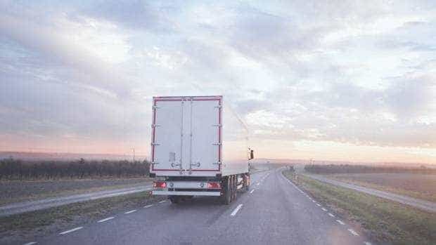Un șofer român de tir a fost lăsat fără 1.300 de litri de motorină, pe o autostradă din Franța