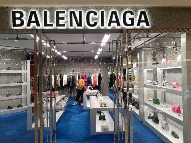 Firma de lux Balenciaga, în centrul unui scandal de pedofilie
