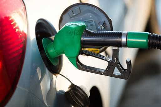 Guvernul va decide după 20 decembrie dacă va mai acorda subvenţia la carburanţi