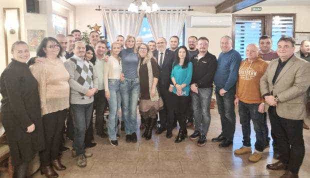 Alina Gorghiu a luat Argeşul la pas şi s-a întâlnit cu organizaţiile liberale din nordul judeţului
