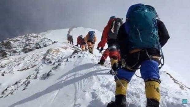 Doi români nevăzători au urcat pe cel mai înalt vârf din America de Sud