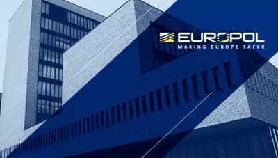 Europol: 13 persoane arestate pentru exploatarea sexuală a peste 400 de femei, printre care şi românce