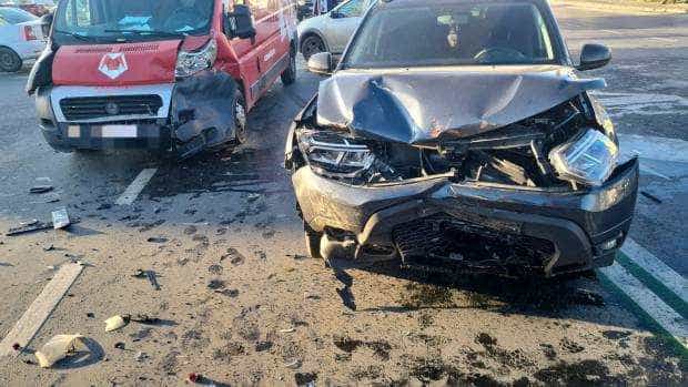 Accident cu două mașini, în Pitești