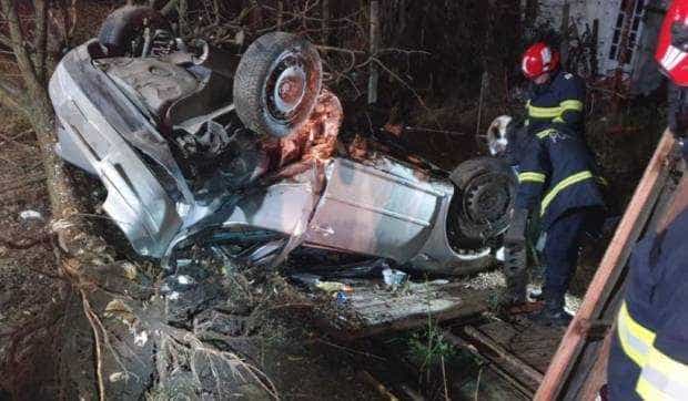 Accident grav în Argeș, provocat de un șofer de 19 ani