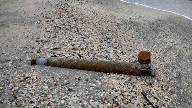O componentă a unei rachete, descoperită pe o plajă din România