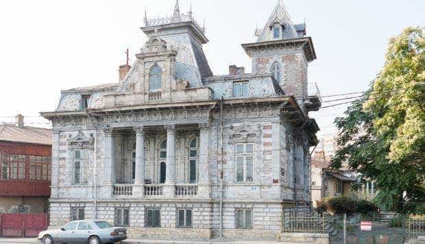 Ministerul Culturii încă deţine sediul Uniunii Artiştilor Plastici din Piteşti