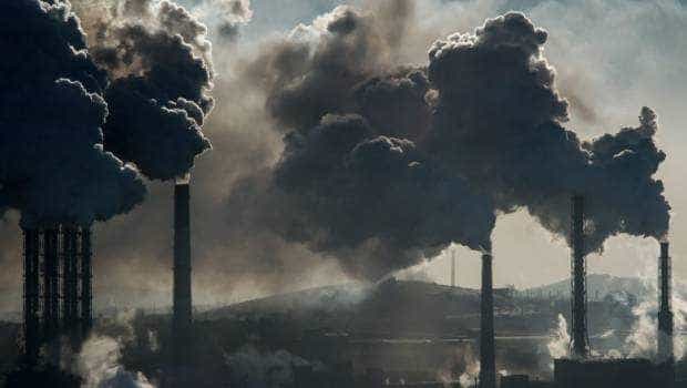 Comisia Europeană cere României să reducă emisiile generate de mai mulţi poluanţi atmosferici