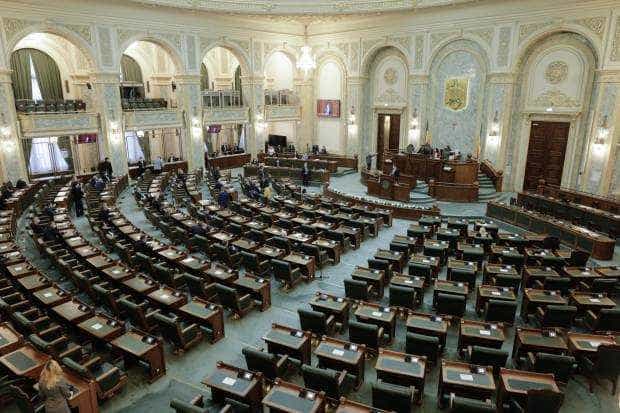 Senatorii au ținut un moment de reculegere în memoria academicianului Răzvan Teodorescu