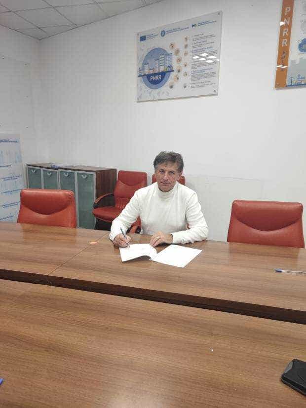 S-au semnat două contracte importante pentru localitatea Bogați