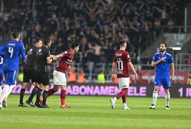 Un suporter al FCU Craiova a murit la meciul cu Rapid. A suferit un infarct în timpul minutelor de prelungiri