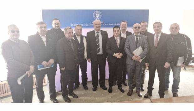 Primarii PSD au semnat contracte de finanţare pentru dezvoltarea localităţilor din Argeş