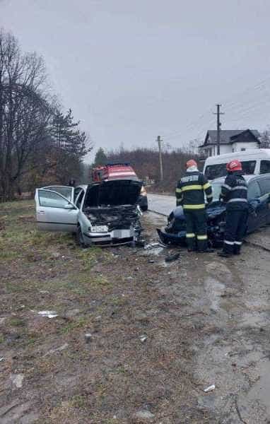 Accident cu trei victime la Poiana Lacului