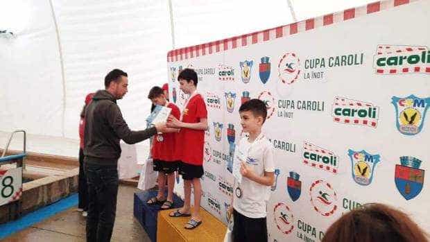 Au fost premiați primii campioni ai competiției „Cupa Caroli la înot”, ediția a II-a