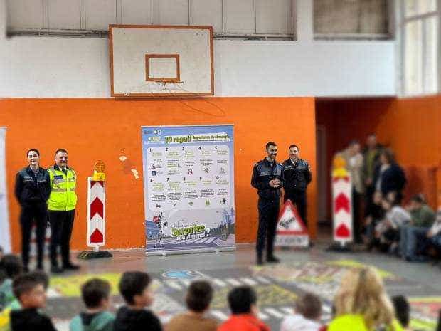 Sute de elevi din Argeș, „prelucrați” la școală de polițiști