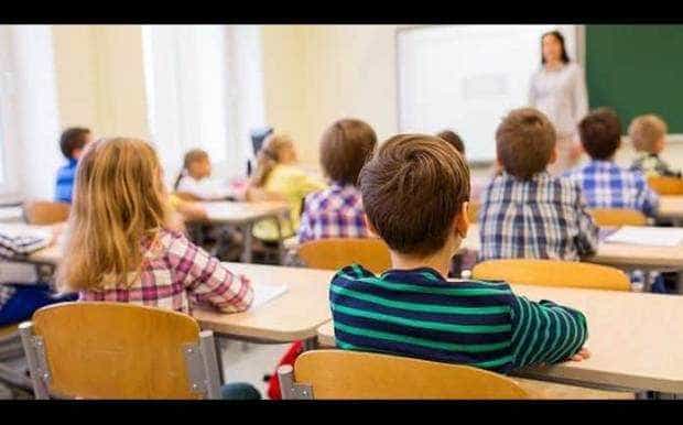 Elevii intră de vineri în vacanța de Paște