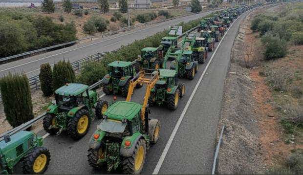 Guvernul susține că a semnat un acord cu transportatorii și fermierii, pentru încetarea protestelor