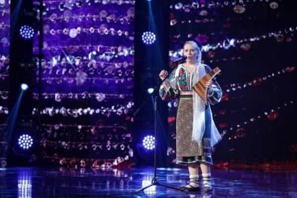 La 17 ani, piteşteanca Ilinca Din a făcut senzaţie la „Românii au talent“