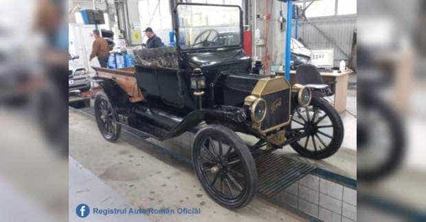 Un român a adus la RAR un Ford fabricat în 1914