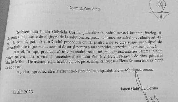 O judecătoare recunoaşte incompatibilitatea şi face cerere de abţinere, dar o colegă a ei, tot de la Tribunalul Argeş, nu o crede! Şi-atunci, noi ce încredere să mai avem în justiţie?!