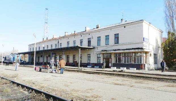 Gara din Costeşti va fi reabilitată! Deputatul Bălăşoiu solicitase acest lucru cu doi ani în urmă!