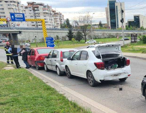 Accident cu patru mașini la Podul Viilor