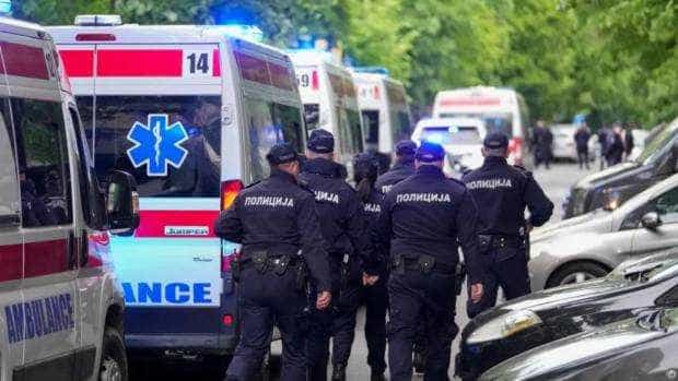 Un nou atac într-o școală din Belgrad: o profesoară și o elevă, înjunghiate de o fată de 15 ani