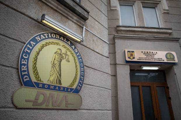 Percheziții la primăria Brașov și în alte locații din Argeș, București și llfov