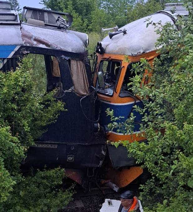 Încă un accident feroviar: două locomotive s-au ciocnit