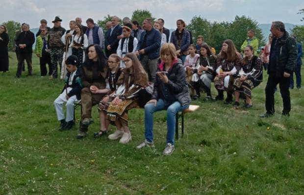Deputatul Simona Bucura Oprescu adoptă un fag din ”Pădurea poveștilor nemuritoare”