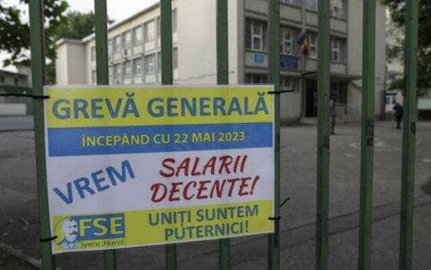 Sindicatele din învățământ organizează joi un miting în București