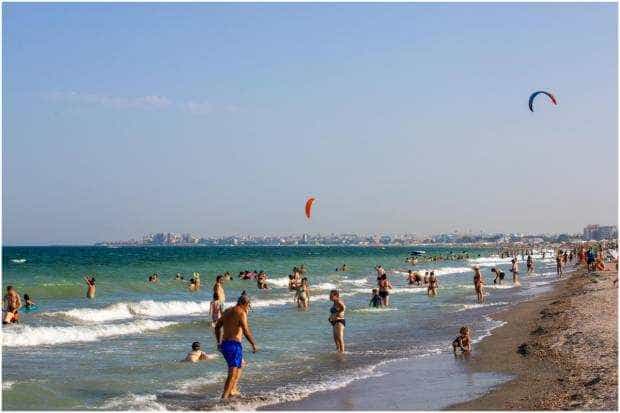 Peste 70.000 de turiști sunt așteptați în vacanța de Rusalii pe litoral. Cât costă un sejur