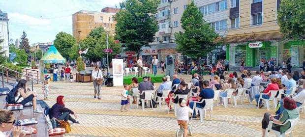 Filstreet, Pitești. Cum a fost în a doua zi de literatură în stradă