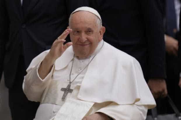 Papa Francisc a fost externat din spital, în urma operației pentru o hernie abdominală