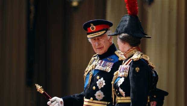 Ziua de naştere a Regelui Charles al III-lea a fost sărbătorită pentru prima dată cu tradiţionala paradă militară Trooping the Colour 