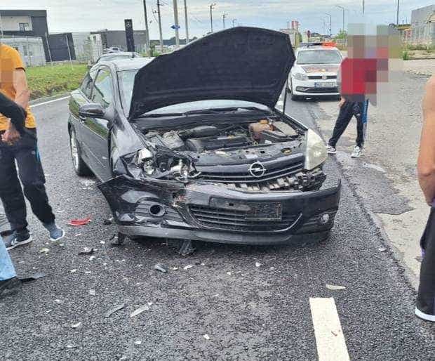 Accident la Bradu, în Argeș. O fată de 11 ani a ajuns la spital!