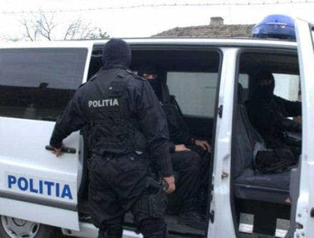 Mascații au descins la pompele funebre