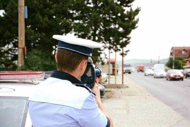 Un argeșean gonea cu 147 km/oră în localitate! Poliția i-a pus frână